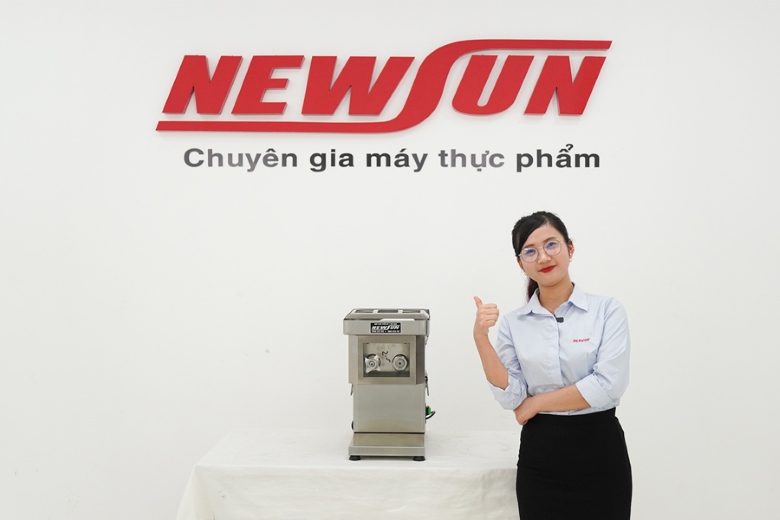 Hình ảnh thực tế máy thái thịt tươi sống NEWSUN